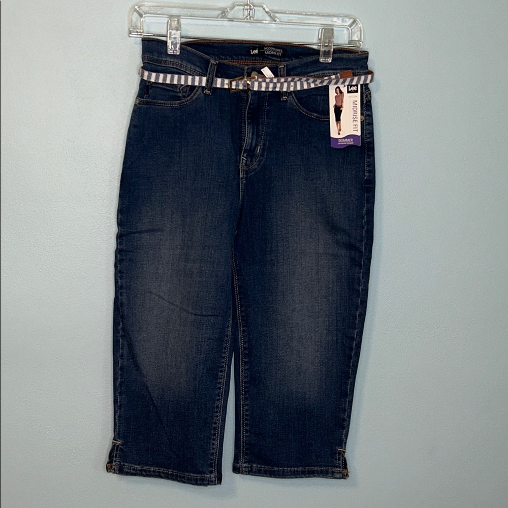 NWT Women’s Lee Cropped Medium Blue Wash Denim Jeans, size 6